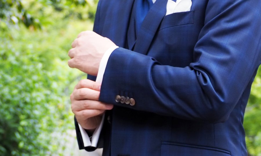 結婚式出席はビジネススーツでもOK？？　着こなしのポイントは？