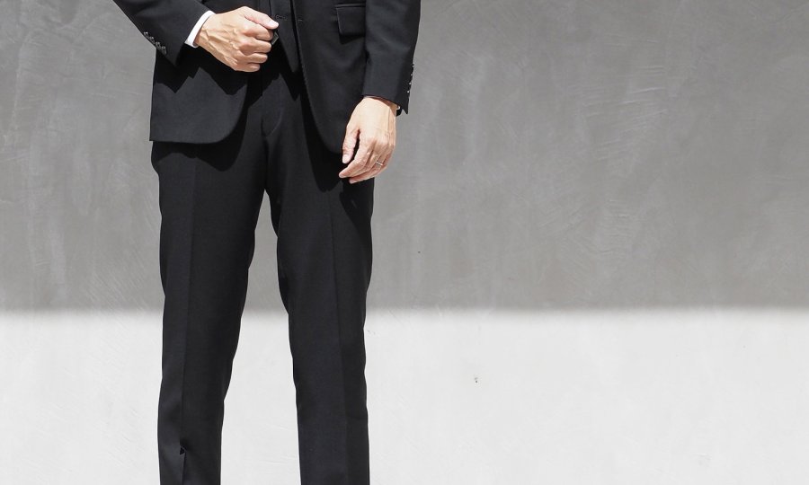 スーツのシワを自宅で伸ばす正しい方法とケア術