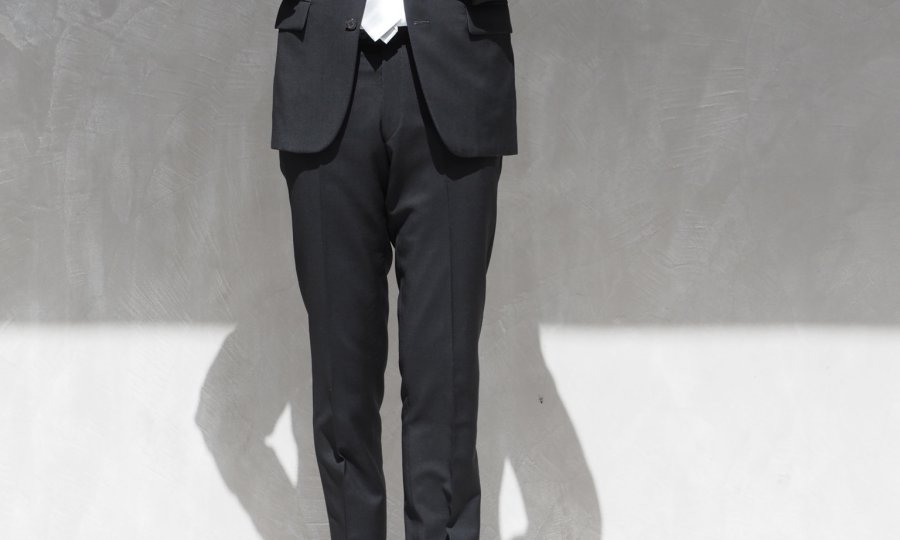 失敗しない男性ゲストのスーツマナーとおしゃれの両立｜結婚式で浮かないための完全ガイド