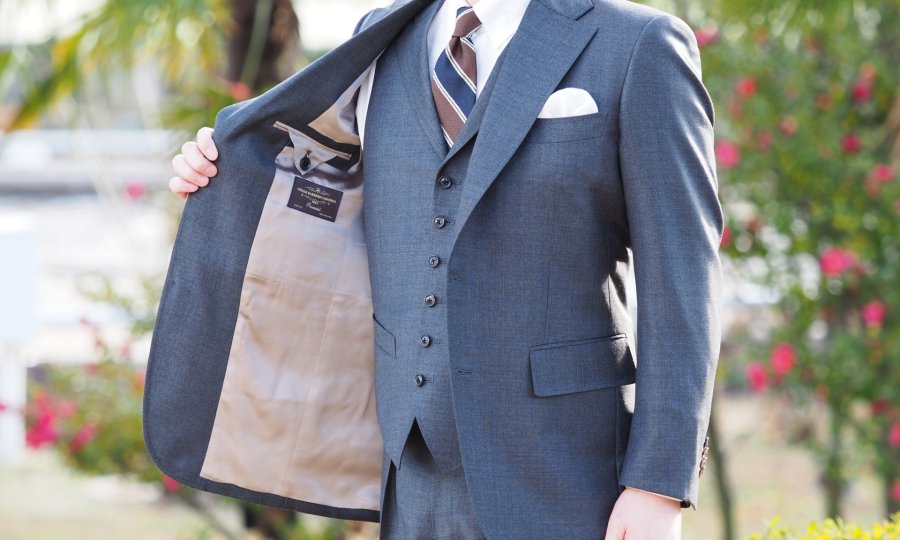 婚約指輪のお礼にピッタリ!オーダースーツの価格帯と選び方を徹底解説