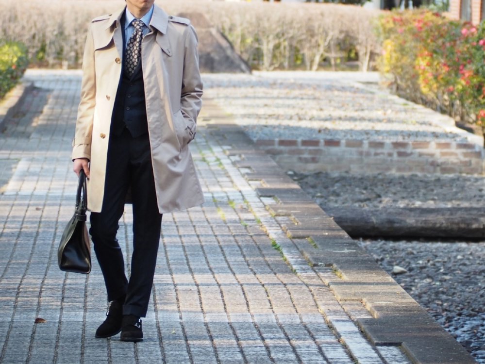 TRENCH COAT