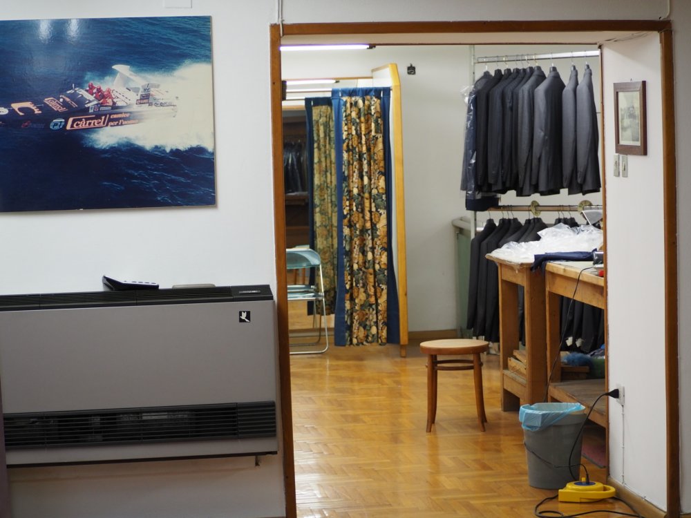 ２階は既製品のストックルームです。