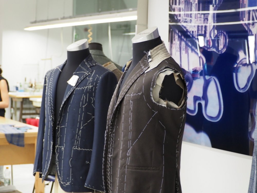 洋服を仕立てるという文化を残す。