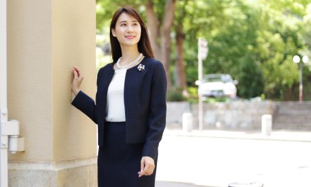 女性がオーダースーツを着るメリット：オーダーで実現する自分だけの一着
