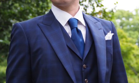 ラペル（襟）の形で印象が変わる。ノッチ・ピーク・ショールの使い分け